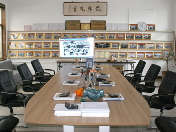 廠房設(shè)備